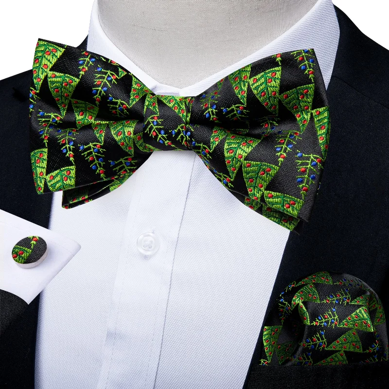 men's wedding necktie sets-Christmas Black Green Xmas Tree Novelty Men's Pre-tied Bowtie Pocket Square Cufflinks Set