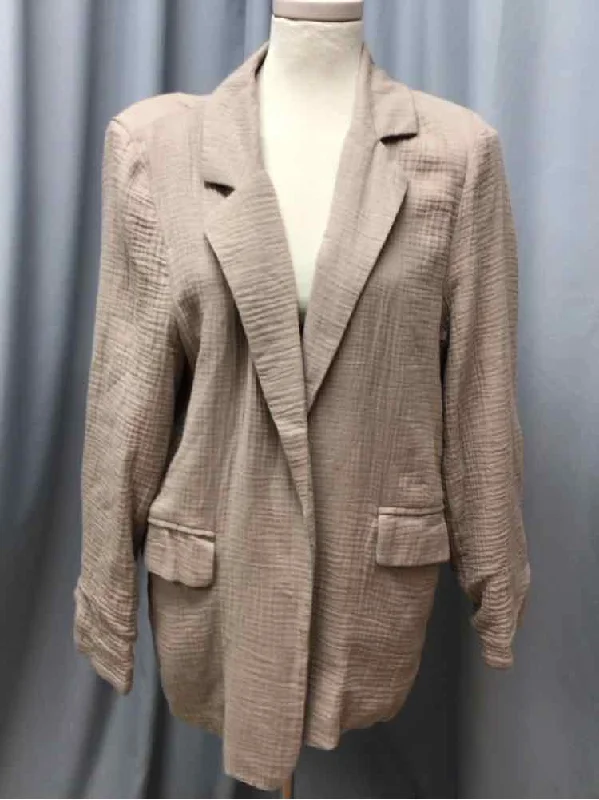 Best tuxedo for business dinner -STOOSH SIZE LARGE Ladies BLAZER